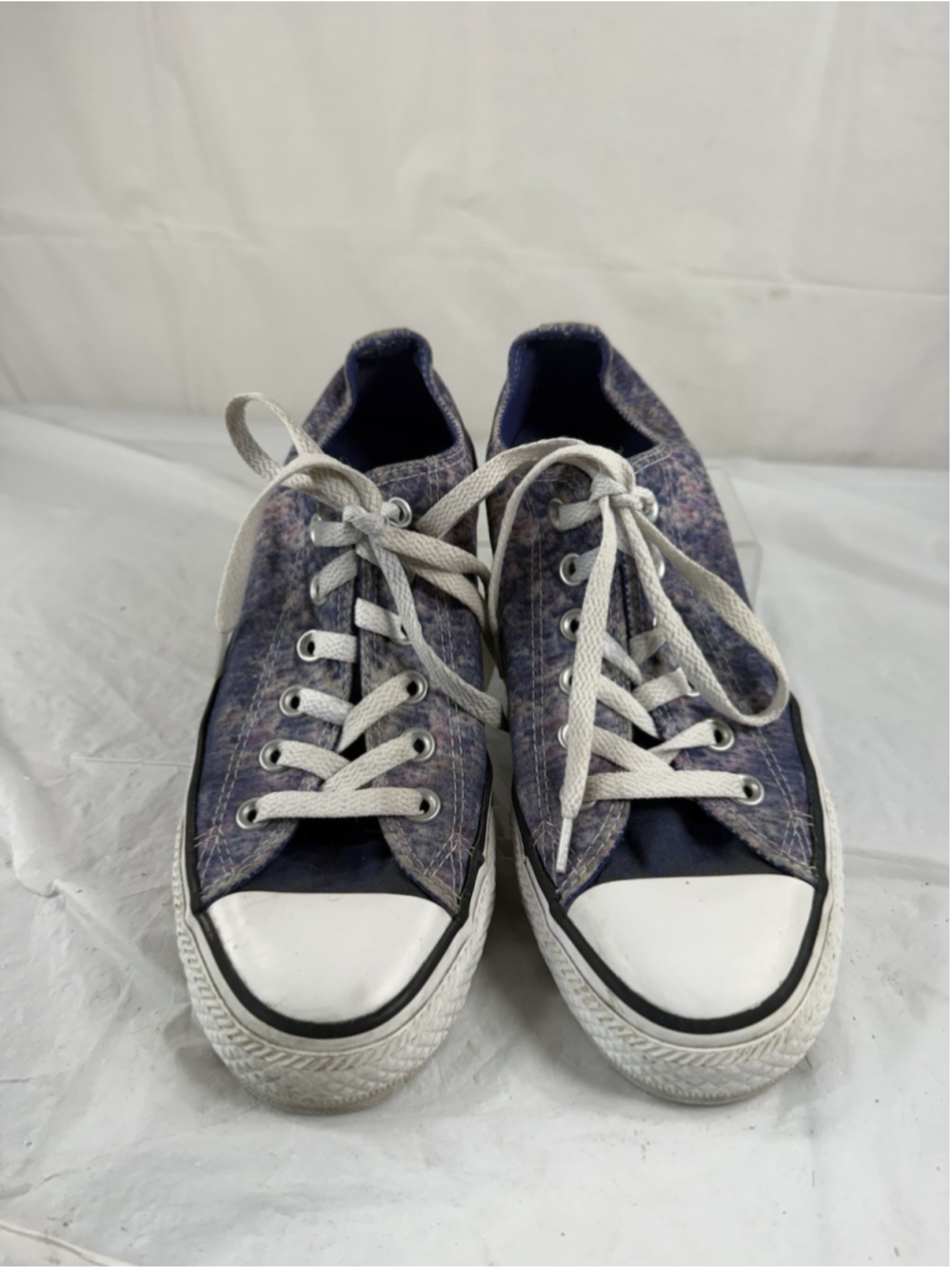 These Converse Chuck Taylor All Star Galaxy sneakers SIZE 7.5